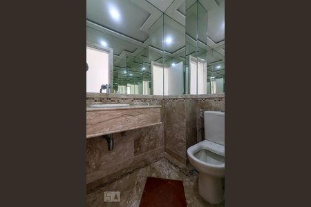 Apartamento à venda com 355m², 4 quartos e 4 vagas Apartamento à venda com 355m², 4 quartos e 4 vagasLavabo