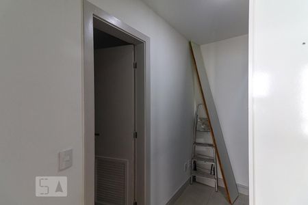 Apartamento à venda com 355m², 4 quartos e 4 vagas Apartamento à venda com 355m², 4 quartos e 4 vagasQuarto de Serviço