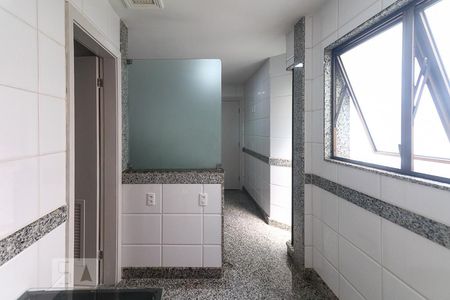 Apartamento à venda com 355m², 4 quartos e 4 vagas Apartamento à venda com 355m², 4 quartos e 4 vagasÁrea de Serviço