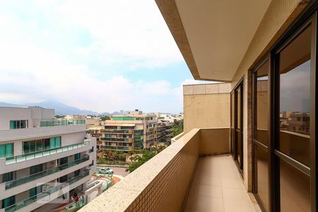 Apartamento à venda com 355m², 4 quartos e 4 vagas Apartamento à venda com 355m², 4 quartos e 4 vagasVaranda