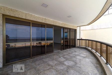 Apartamento à venda com 355m², 4 quartos e 4 vagas Apartamento à venda com 355m², 4 quartos e 4 vagasVaranda