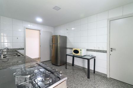 Apartamento à venda com 355m², 4 quartos e 4 vagas Apartamento à venda com 355m², 4 quartos e 4 vagasCozinha