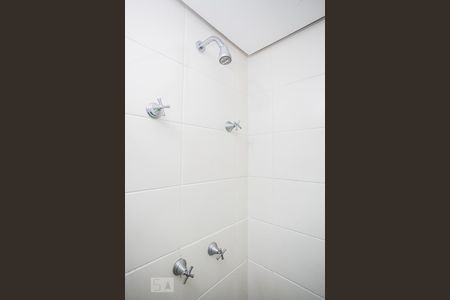 Apartamento à venda com 56m², 2 quartos e 1 vaga Apartamento à venda com 56m², 2 quartos e 1 vagaDetalhe do banheiro