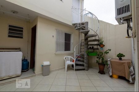 Casa à venda com 155m², 3 quartos e 2 vagas Casa à venda com 155m², 3 quartos e 2 vagasÁrea Externa