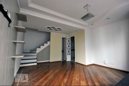 Sala de casa de condomínio para alugar com 2 quartos, 80m² em Vila Polopoli, São Paulo