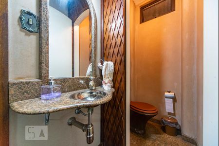 Apartamento à venda com 311m², 5 quartos e 3 vagas Apartamento à venda com 311m², 5 quartos e 3 vagasLavabo