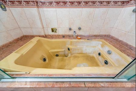 Apartamento à venda com 311m², 5 quartos e 3 vagas Apartamento à venda com 311m², 5 quartos e 3 vagasBanheira