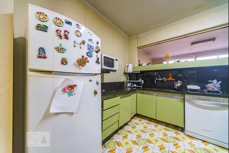 Apartamento à venda com 311m², 5 quartos e 3 vagas Apartamento à venda com 311m², 5 quartos e 3 vagasCozinha