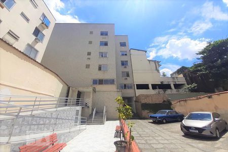 Apartamento à venda com 50m², 2 quartos e 1 vaga Apartamento à venda com 50m², 2 quartos e 1 vagaFachada