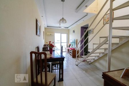 Sala de apartamento para alugar com 2 quartos, 120m² em Taquara, Rio de Janeiro