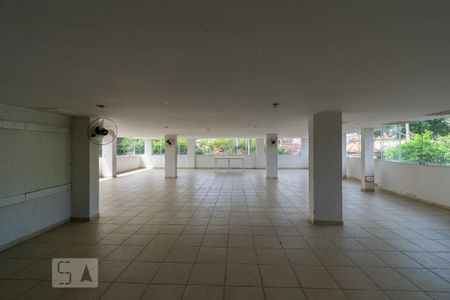 Apartamento para alugar com 120m², 2 quartos e 1 vaga Apartamento para alugar com 120m², 2 quartos e 1 vagaÁrea comum - Salão de festas
