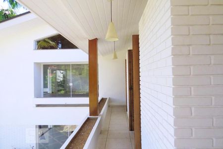 Casa à venda com 438m², 4 quartos e 6 vagasSacada