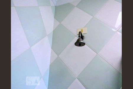 Casa à venda com 438m², 4 quartos e 6 vagasDucha