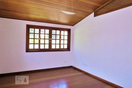 Casa à venda com 438m², 4 quartos e 6 vagasEscritório