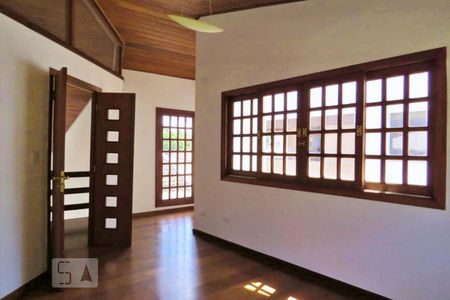 Casa à venda com 438m², 4 quartos e 6 vagasEscritório