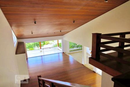 Casa à venda com 438m², 4 quartos e 6 vagasDetalhe