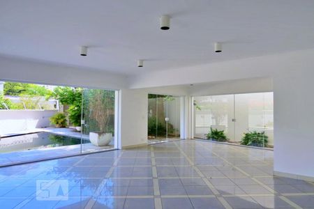 Casa à venda com 438m², 4 quartos e 6 vagasSalao de Festa
