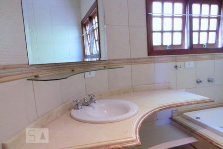 Casa à venda com 438m², 4 quartos e 6 vagasBanheiro 4