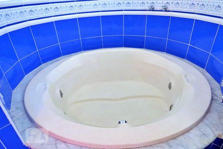 Casa à venda com 438m², 4 quartos e 6 vagasBanheira de Hidromassagem