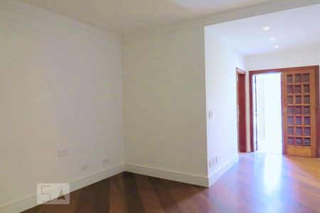 Casa à venda com 438m², 4 quartos e 6 vagasQuarto 3 - Suíte