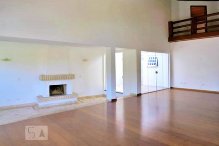 Casa à venda com 438m², 4 quartos e 6 vagasSala