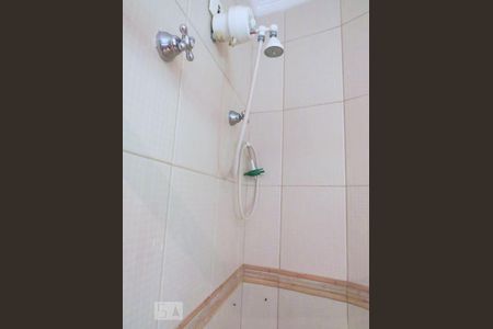 Casa à venda com 438m², 4 quartos e 6 vagasChuveiro