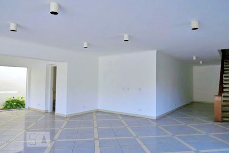 Casa à venda com 438m², 4 quartos e 6 vagasSalao de Festa