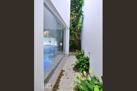 Casa à venda com 438m², 4 quartos e 6 vagasÁrea Externa