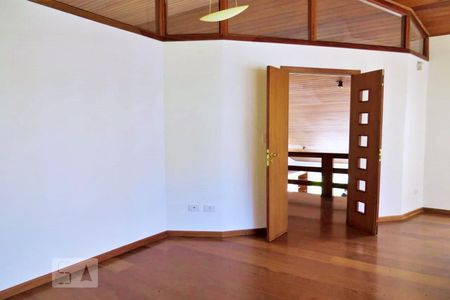 Casa à venda com 438m², 4 quartos e 6 vagasEscritório