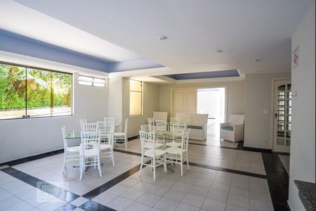 Apartamento à venda com 70m², 2 quartos e 1 vaga Apartamento à venda com 70m², 2 quartos e 1 vagaÁrea comum - Salão de festas