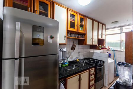 Apartamento à venda com 56m², 2 quartos e 1 vagaCozinha 