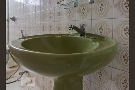 Apartamento para alugar com 110m², 3 quartos e 2 vagasTorneira Banheiro Social