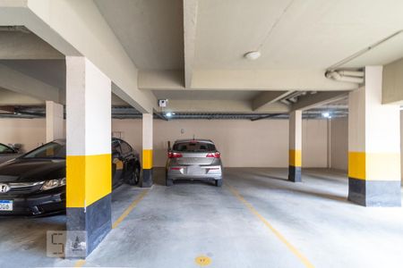 Garagem de apartamento para alugar com 3 quartos, 80m² em Vila Ipiranga, Porto Alegre