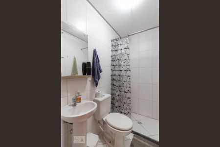 Banheiro de apartamento para alugar com 3 quartos, 80m² em Vila Ipiranga, Porto Alegre