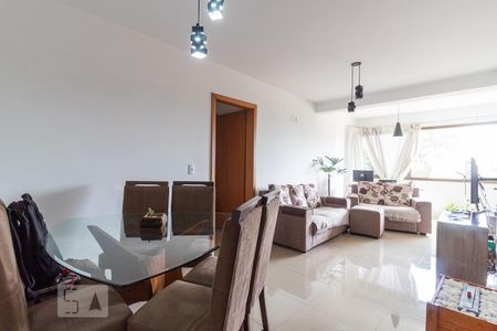 Sala de apartamento para alugar com 3 quartos, 80m² em Vila Ipiranga, Porto Alegre