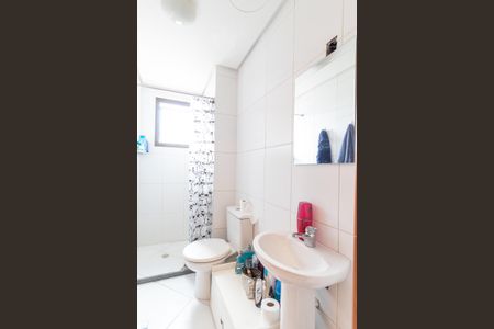 Banheiro Social de apartamento para alugar com 3 quartos, 80m² em Vila Ipiranga, Porto Alegre