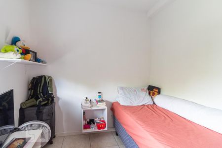Dormitório de apartamento para alugar com 3 quartos, 80m² em Vila Ipiranga, Porto Alegre