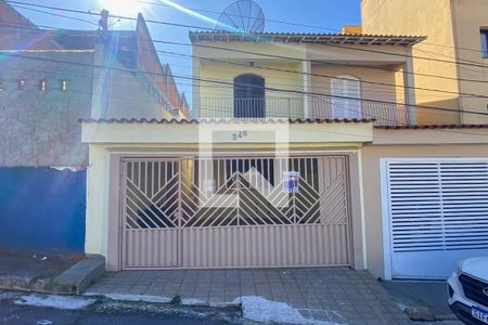 Casa à venda com 173m², 2 quartos e 2 vagasFachada