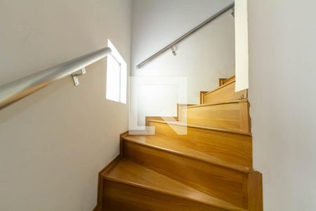 Escada de casa à venda com 2 quartos, 173m² em Vila Angelina, São Bernardo do Campo