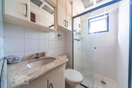 Banheiro  de apartamento à venda com 2 quartos, 65m² em Vila Vilma, Santo André