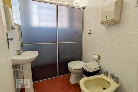 Casa à venda com 170m², 3 quartos e 1 vaga Casa à venda com 170m², 3 quartos e 1 vagaBanheiro