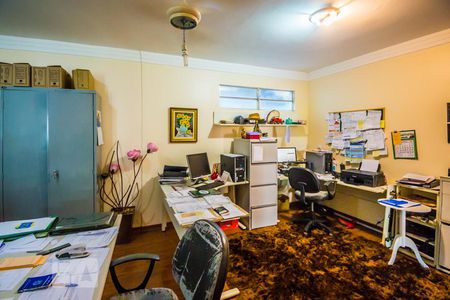 Casa de condomínio à venda com 493m², 3 quartos e 8 vagasEscritório