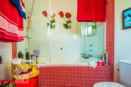 Casa de condomínio à venda com 493m², 3 quartos e 8 vagasBanheiro da Suíte 3