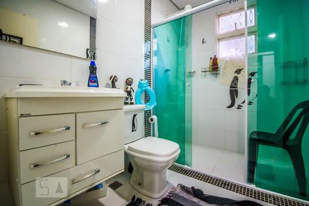 Casa de condomínio à venda com 493m², 3 quartos e 8 vagasBanheiro da Suíte 2