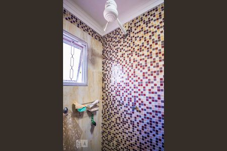 Casa de condomínio à venda com 493m², 3 quartos e 8 vagasBanheiro da Suíte 1