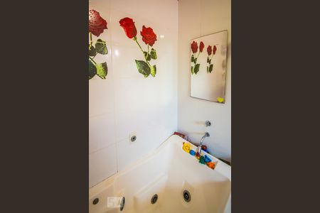 Casa de condomínio à venda com 493m², 3 quartos e 8 vagasBanheiro da Suíte 3