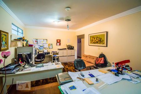 Casa de condomínio à venda com 493m², 3 quartos e 8 vagasEscritório