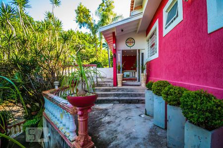 Casa de condomínio à venda com 493m², 3 quartos e 8 vagasFachada