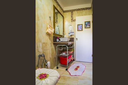 Casa de condomínio à venda com 493m², 3 quartos e 8 vagasBanheiro da Suíte 1