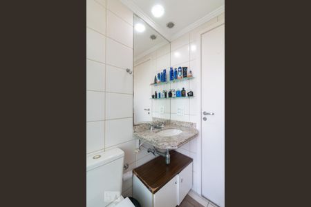 Apartamento à venda com 134m², 4 quartos e 4 vagasBanheiro social